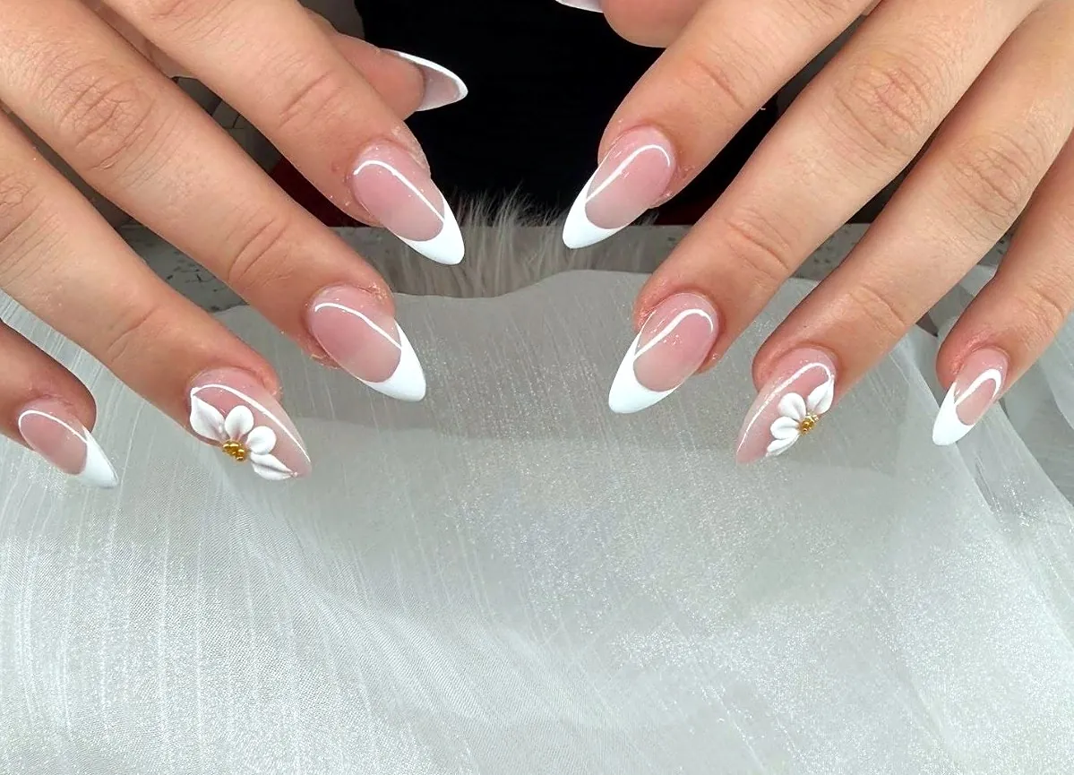 French almond nails with 3D flower by Hang